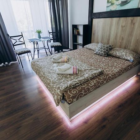 Apartments Біля Жд Вокзалу Ivano-Frankivsk Eksteriør billede