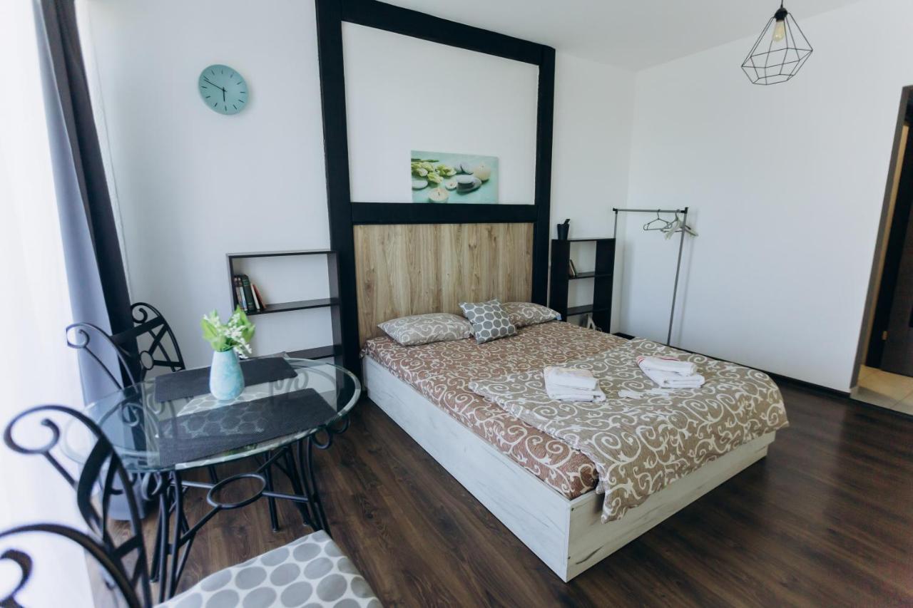 Apartments Біля Жд Вокзалу Ivano-Frankivsk Eksteriør billede